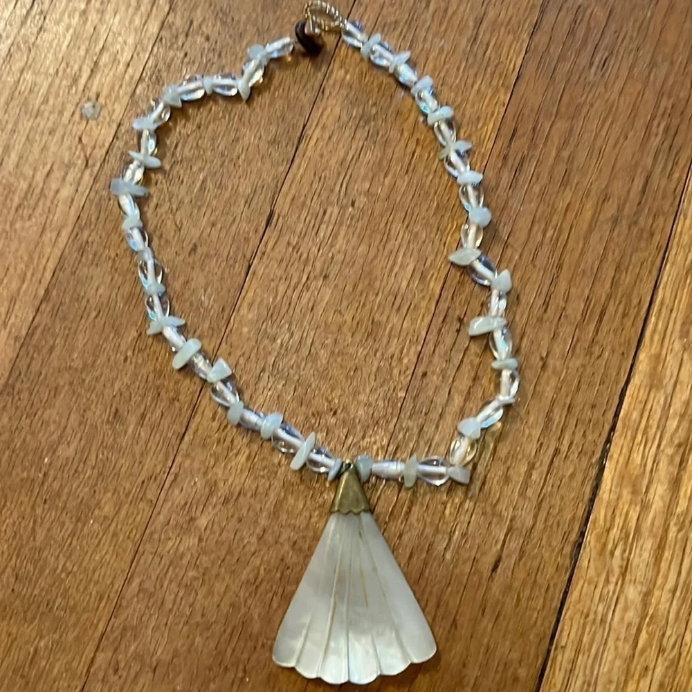 SHELL y-necklace, unusual and exotic. - Picture 2 of 3